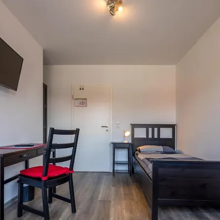 Gaestehaus Olympia Wilhelmshaven - Moderne Einzelzimmer Mit Eigenem Bad Fuer Monteure 아파트