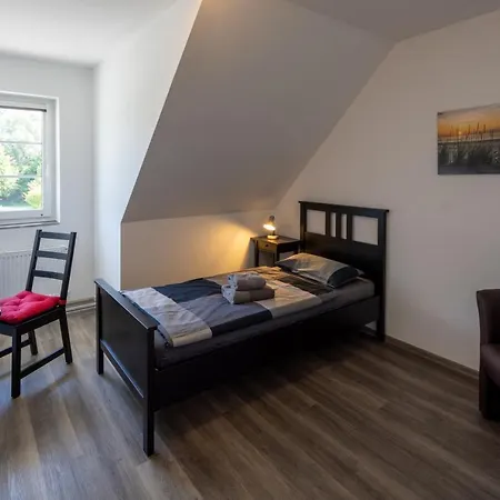 Gaestehaus Olympia Wilhelmshaven - Moderne Einzelzimmer Mit Eigenem Bad Fuer Monteure 쇼르텐스