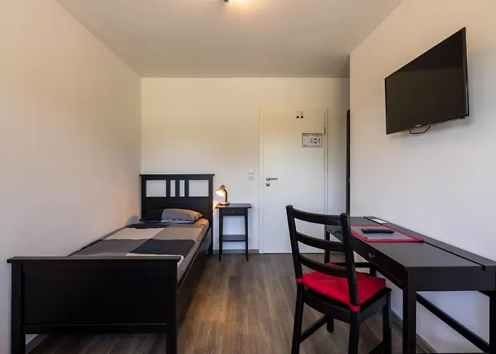 Gaestehaus Olympia Wilhelmshaven - Moderne Einzelzimmer Mit Eigenem Bad Fuer Monteure 쇼르텐스